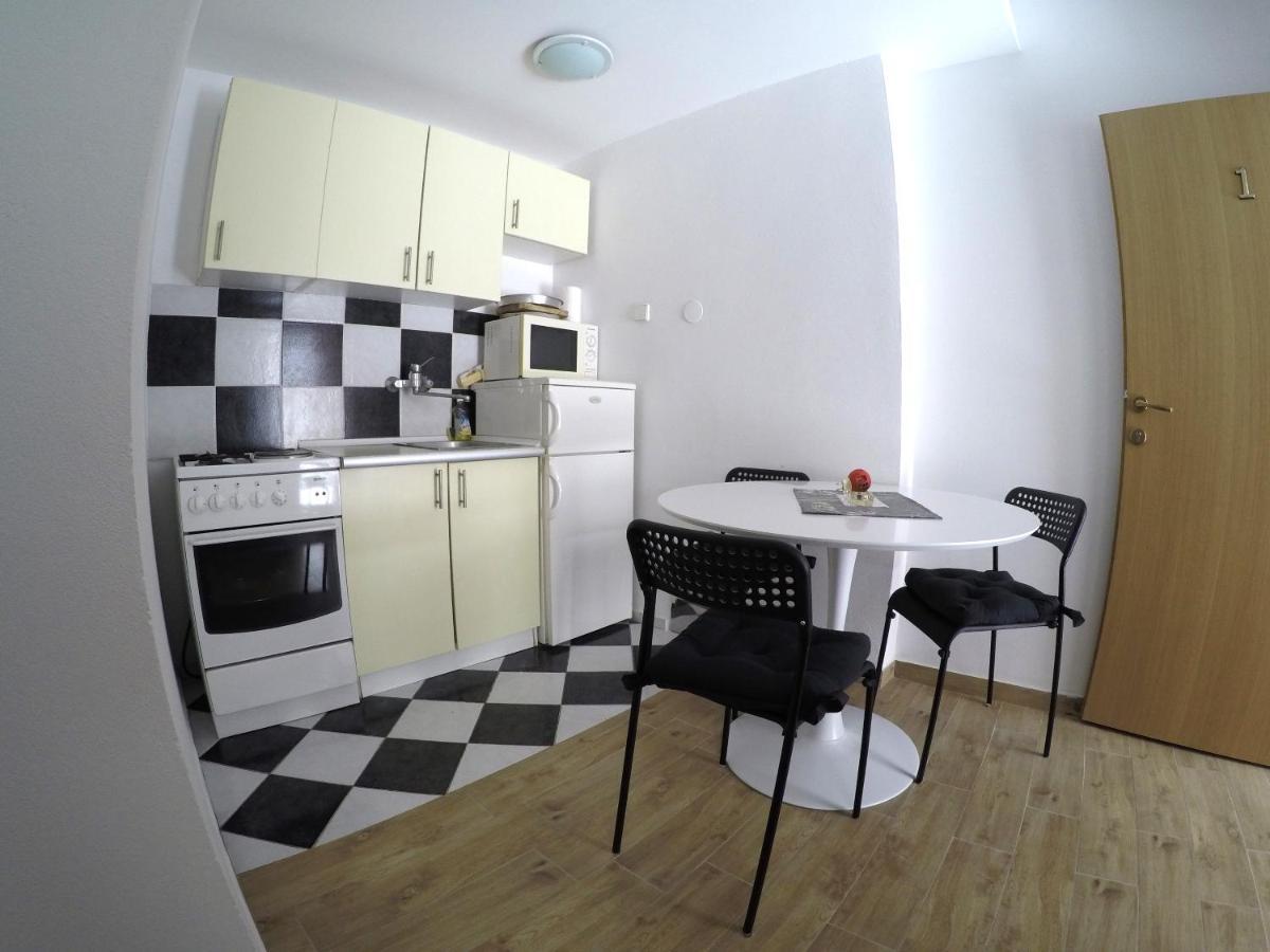 Peach Apartment'S Repic Bibinje Kültér fotó